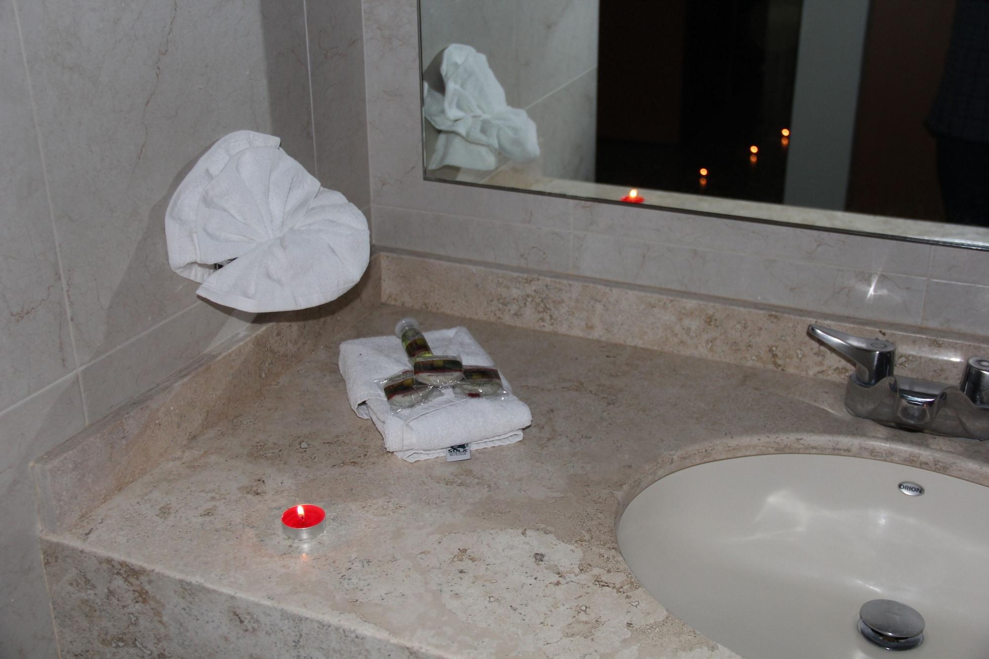 Hotel Real Запопан Екстериор снимка